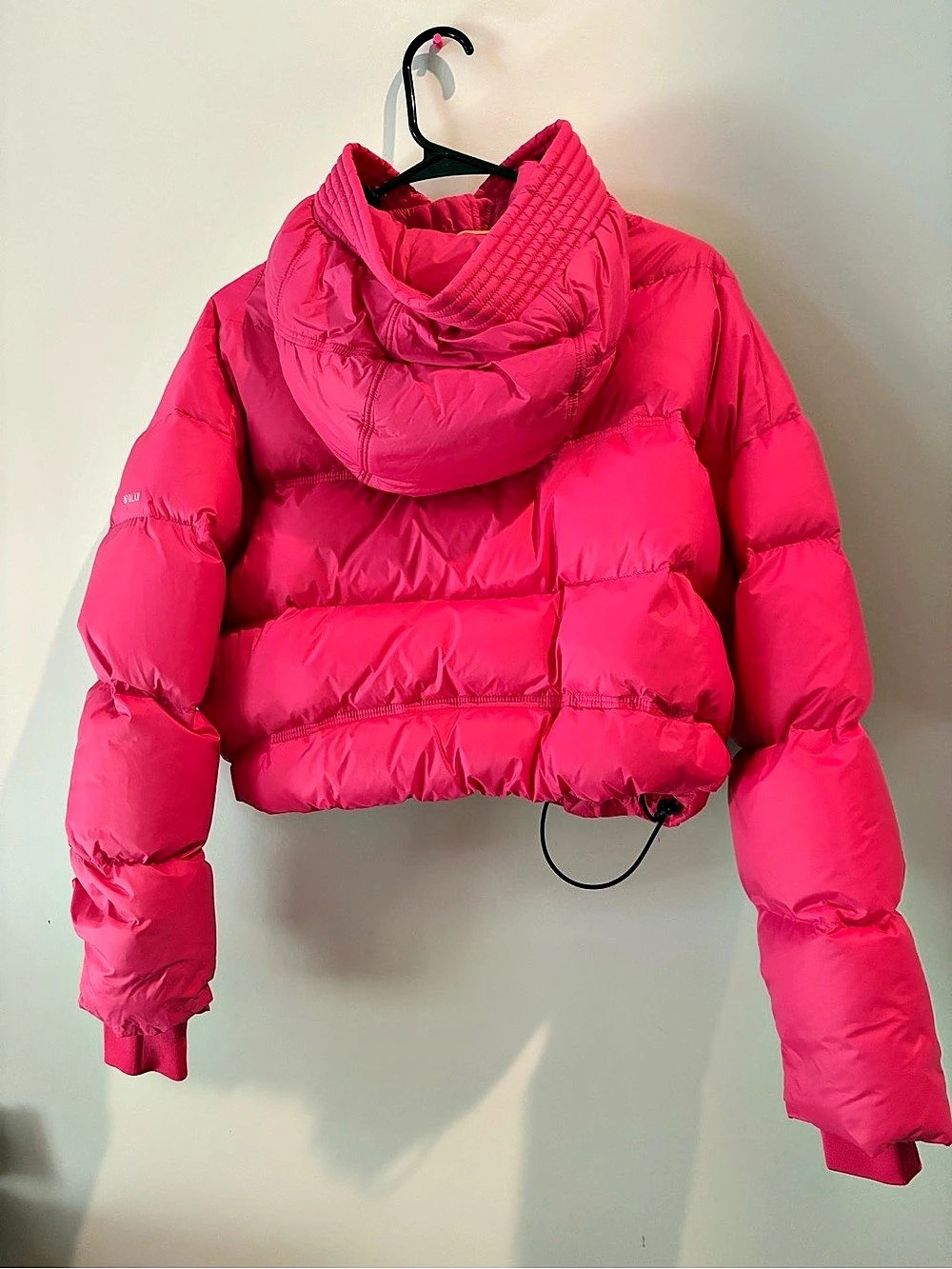 Aritzia TNA The Super Puff Shorty Pink Cropped Puffer Jacket Like New
